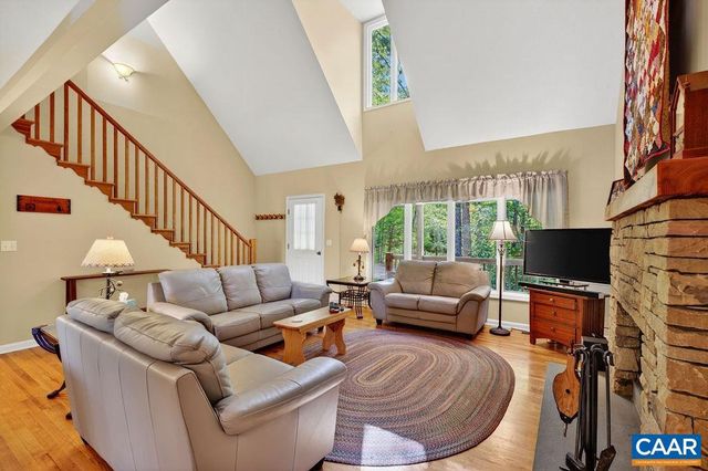 93 HONEY LOCUST LN, Nellysford, VA 22958