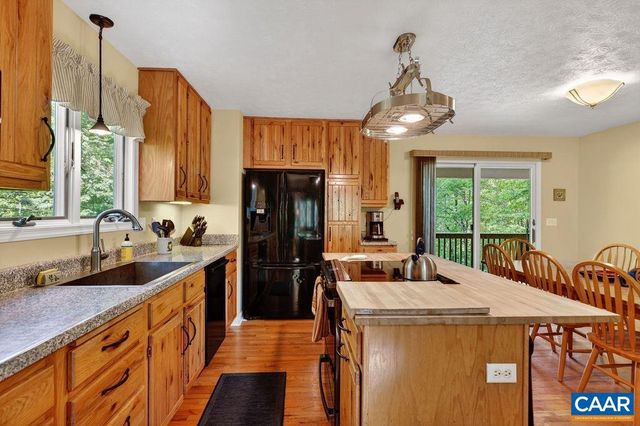 93 HONEY LOCUST LN, Nellysford, VA 22958