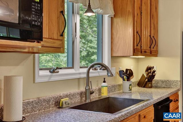 93 HONEY LOCUST LN, Nellysford, VA 22958