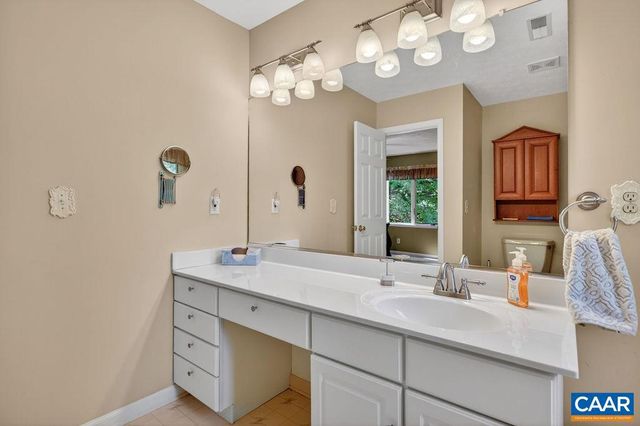 93 HONEY LOCUST LN, Nellysford, VA 22958