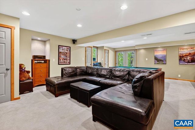 93 HONEY LOCUST LN, Nellysford, VA 22958