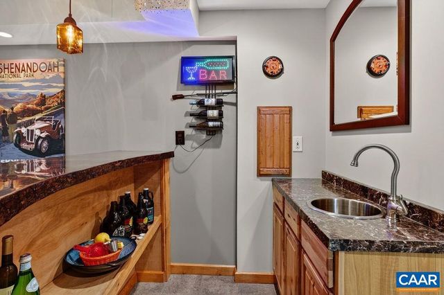 93 HONEY LOCUST LN, Nellysford, VA 22958