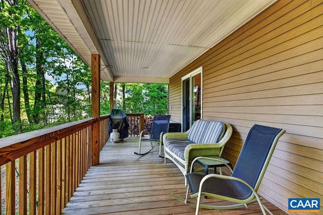 93 HONEY LOCUST LN, Nellysford, VA 22958