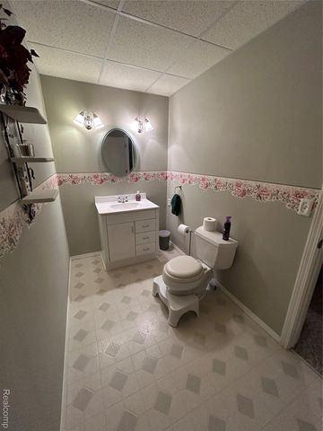 8812 S Byron Road, Vernon Township, MI 48436