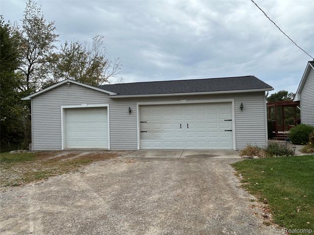 8812 S Byron Road, Vernon Township, MI 48436