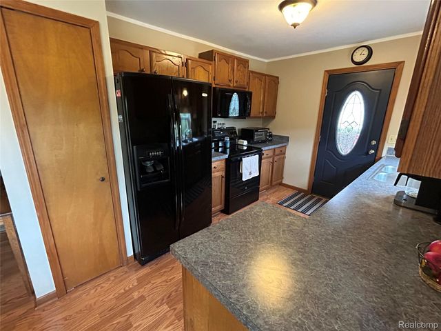 8812 S Byron Road, Vernon Township, MI 48436