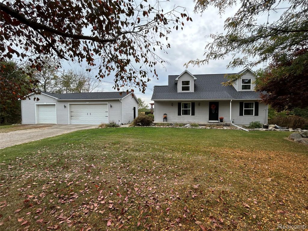 8812 S Byron Road, Vernon Township, MI 48436