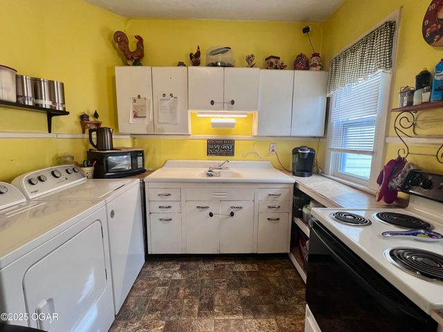 320 S Forest Avenue, Joplin, MO 64801