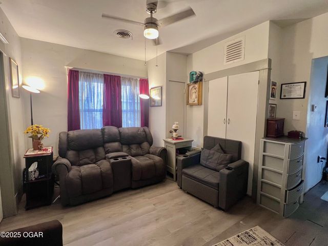 320 S Forest Avenue, Joplin, MO 64801