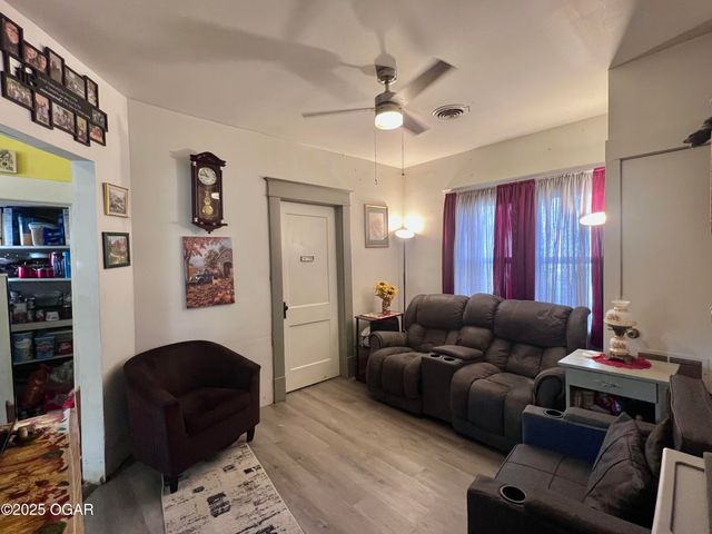 320 S Forest Avenue, Joplin, MO 64801