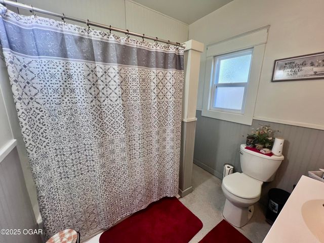 320 S Forest Avenue, Joplin, MO 64801