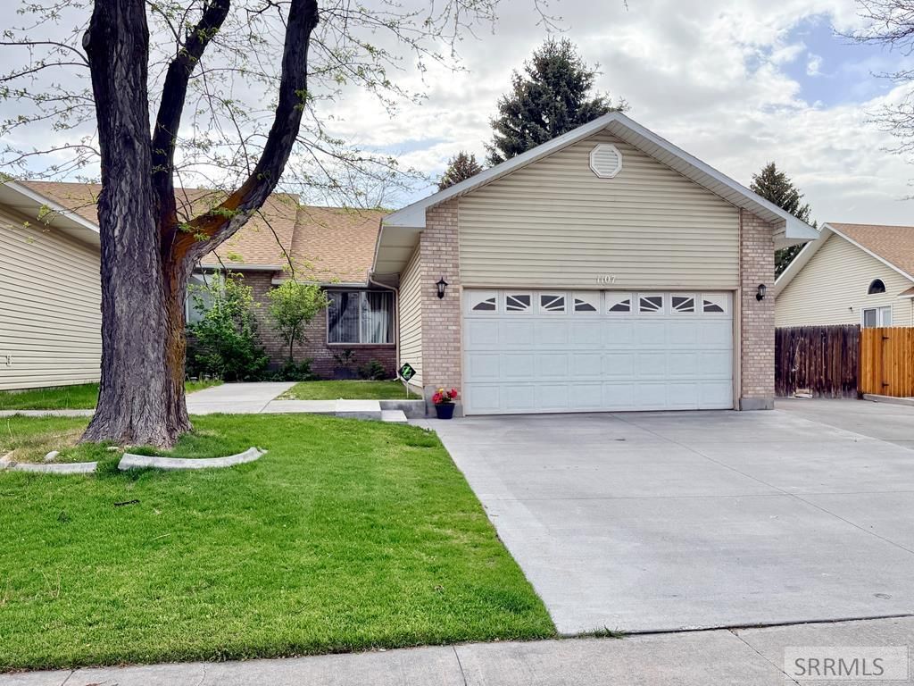 Image 1 of property listing at 1107 Skyline Drive, Idaho Falls, ID 83402
