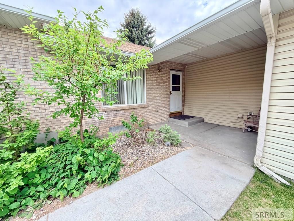 Image 2 of property listing at 1107 Skyline Drive, Idaho Falls, ID 83402