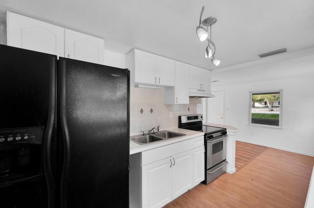 4851 Kirby Loop Road A, Fort Pierce, FL 34981