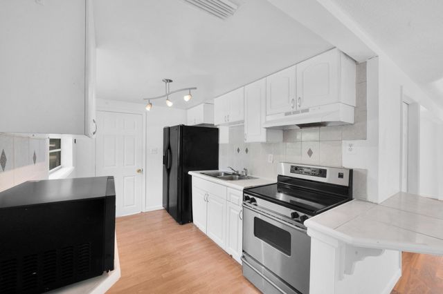 4851 Kirby Loop Road A, Fort Pierce, FL 34981