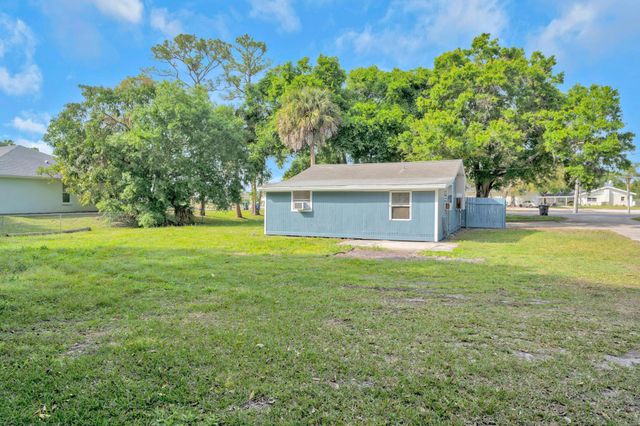 4851 Kirby Loop Road A, Fort Pierce, FL 34981