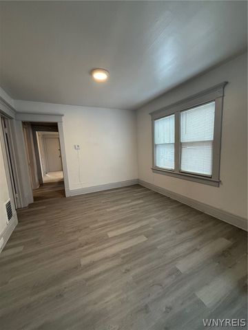 61 Baxter Street Upper, Buffalo, NY 14207