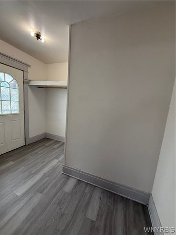 61 Baxter Street Upper, Buffalo, NY 14207