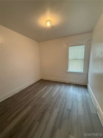 61 Baxter Street Upper, Buffalo, NY 14207