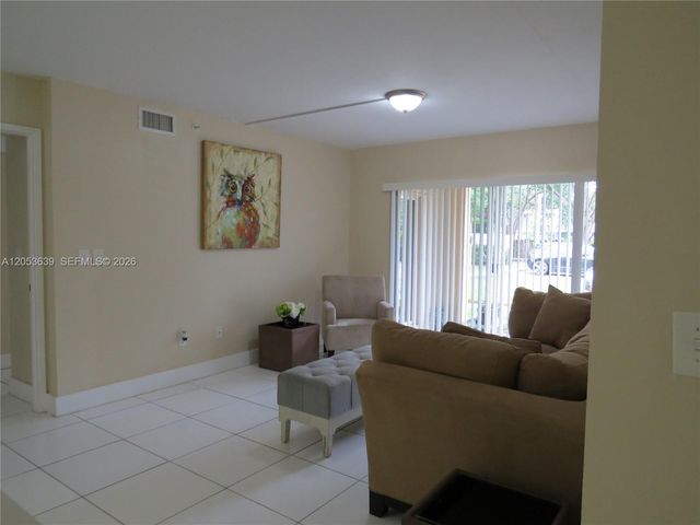 2640 S University Dr 101, Davie, FL 33328