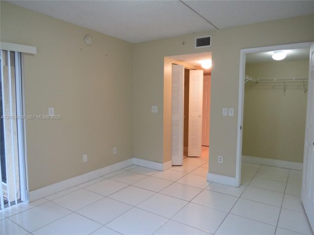 2640 S University Dr 101, Davie, FL 33328