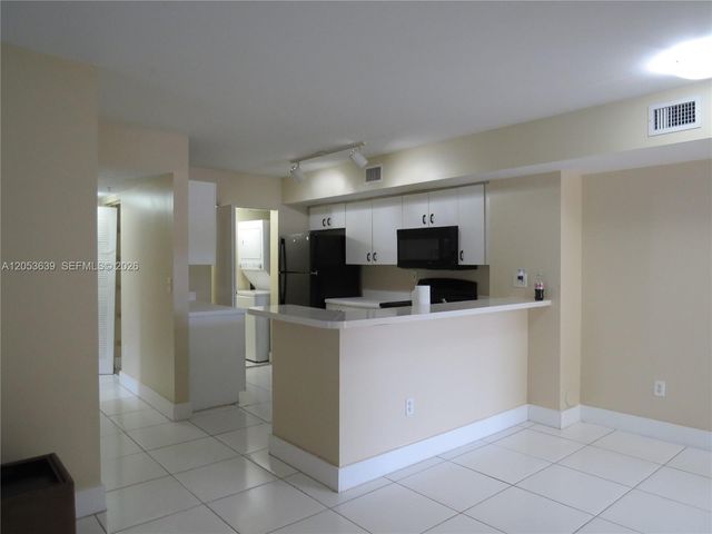2640 S University Dr 101, Davie, FL 33328