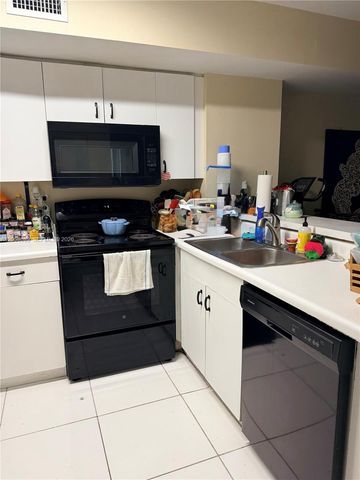 2640 S University Dr 101, Davie, FL 33328