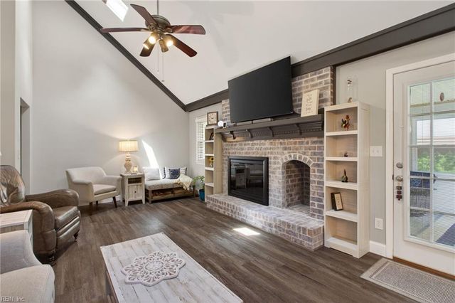 1337 Barbara CT, Chesapeake, VA 23322