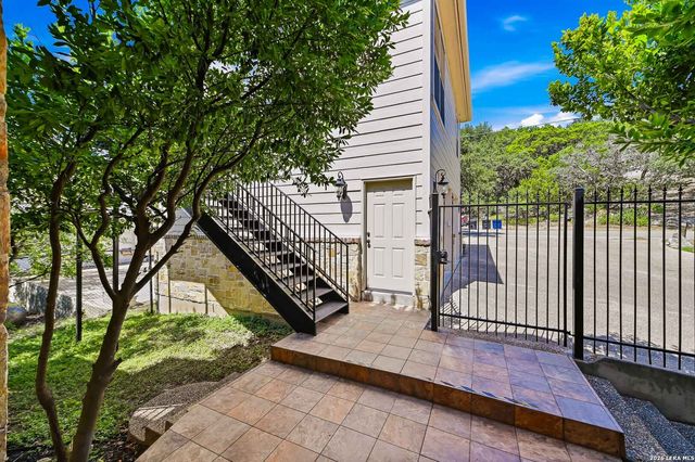 1745 W LAKESIDE DR, Canyon Lake, TX 78133