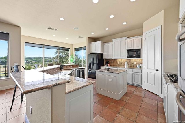 1745 W LAKESIDE DR, Canyon Lake, TX 78133
