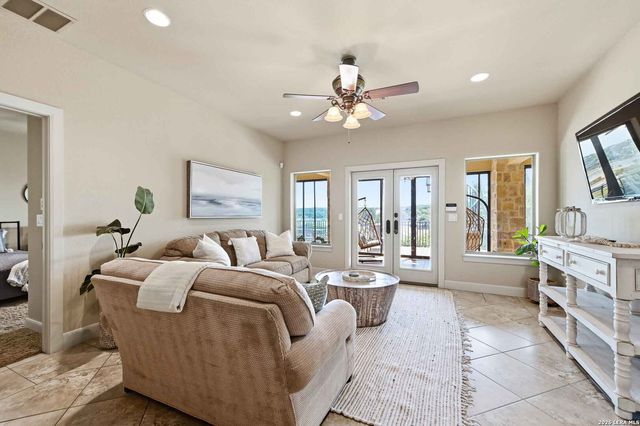 1745 W LAKESIDE DR, Canyon Lake, TX 78133
