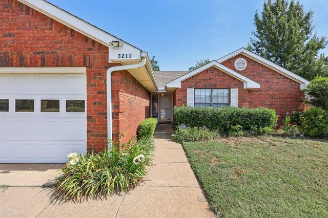 3211 Brookview Drive, Corinth, TX 76210