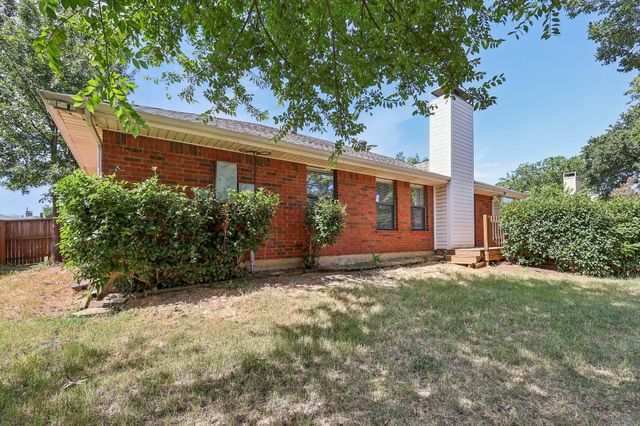 3211 Brookview Drive, Corinth, TX 76210