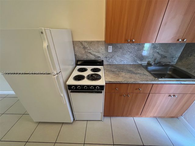 700 NE 85th St 14, Miami, FL 33138