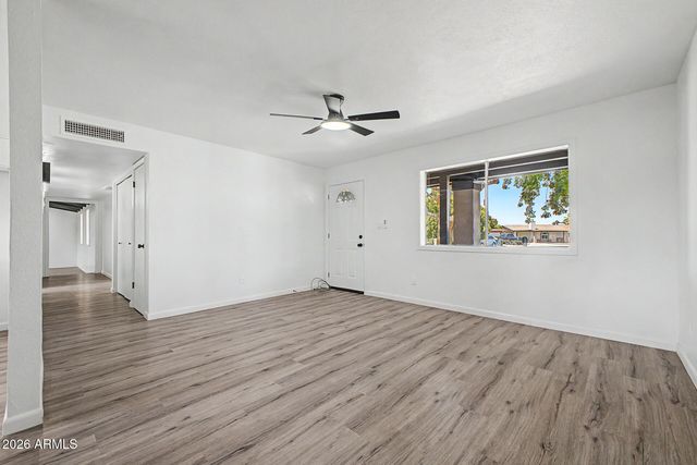 913 W SAINT JOHN Road, Phoenix, AZ 85023