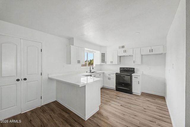 913 W SAINT JOHN Road, Phoenix, AZ 85023