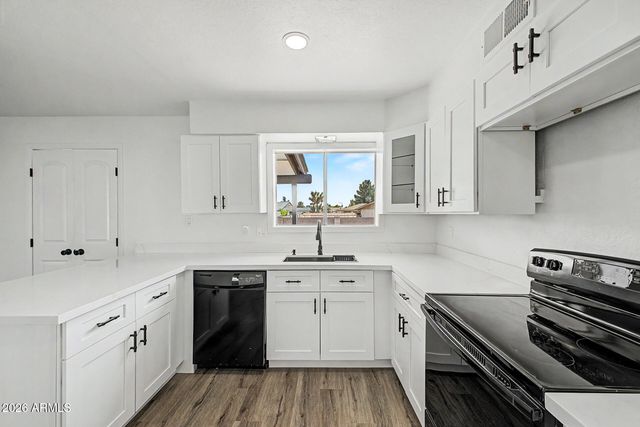 913 W SAINT JOHN Road, Phoenix, AZ 85023