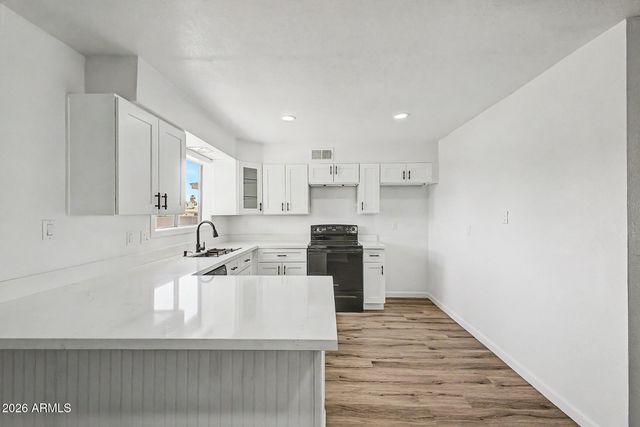 913 W SAINT JOHN Road, Phoenix, AZ 85023