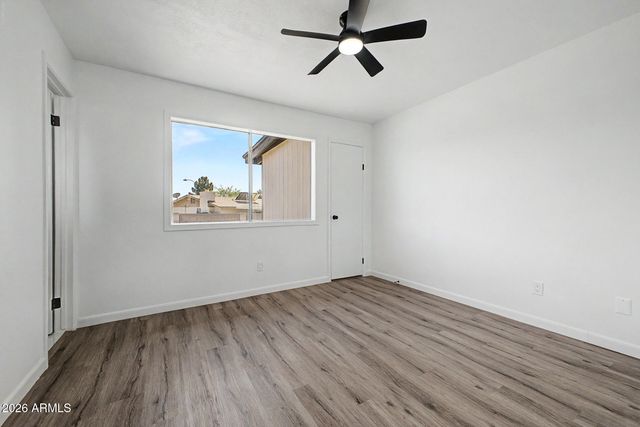 913 W SAINT JOHN Road, Phoenix, AZ 85023