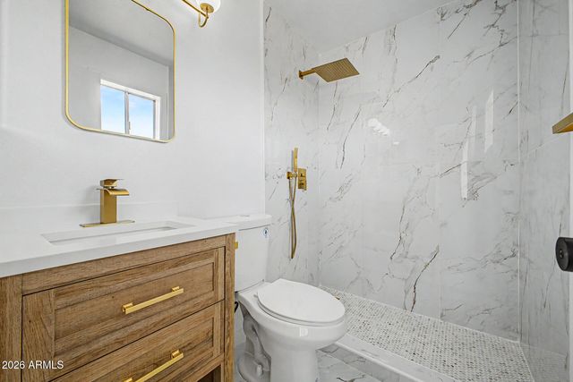 913 W SAINT JOHN Road, Phoenix, AZ 85023