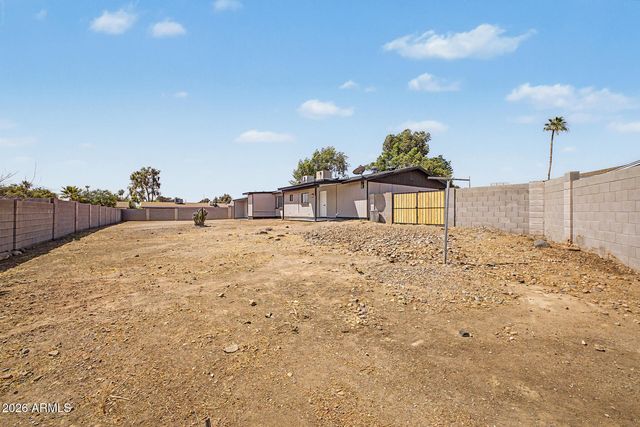 913 W SAINT JOHN Road, Phoenix, AZ 85023
