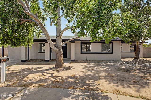 913 W SAINT JOHN Road, Phoenix, AZ 85023