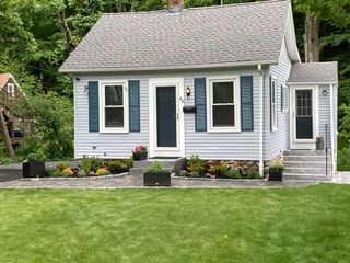 48 Dawson Rd, Worcester, MA 01602