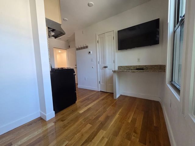 21 Fifth St 19, Chelsea, MA 02150