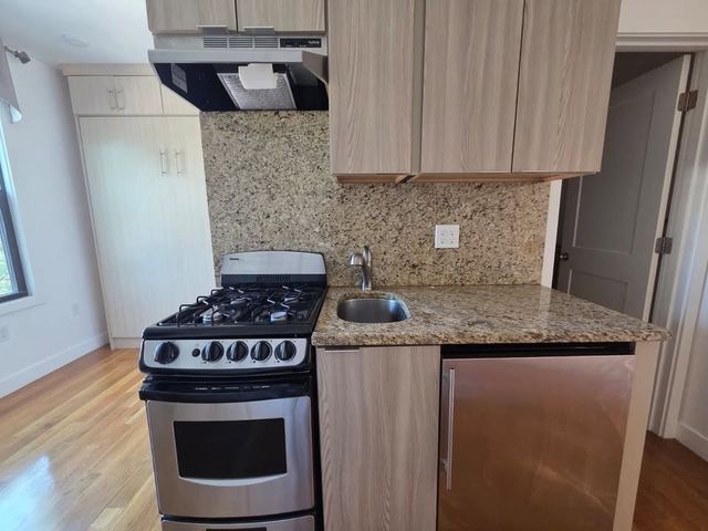 21 Fifth St 19, Chelsea, MA 02150