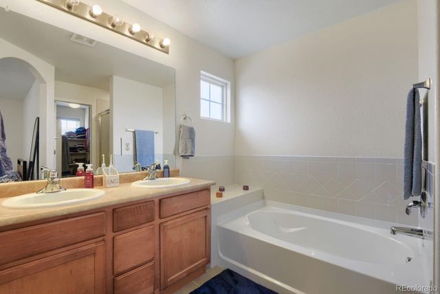 7526 S Quatar Way, Aurora, CO 80016