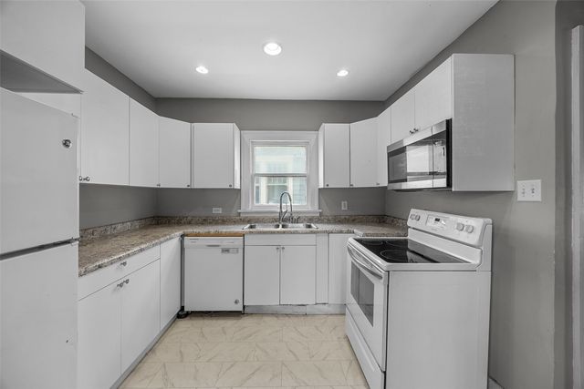1751 Higley Avenue SE, Cedar Rapids, IA 52403