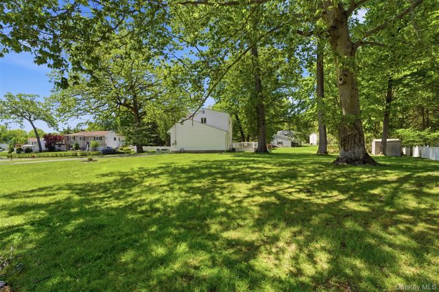 20 Glenside Drive, New City, NY 10956