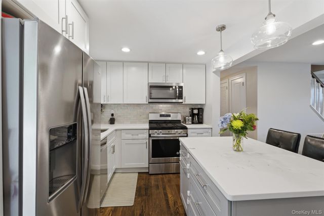 20 Glenside Drive, New City, NY 10956