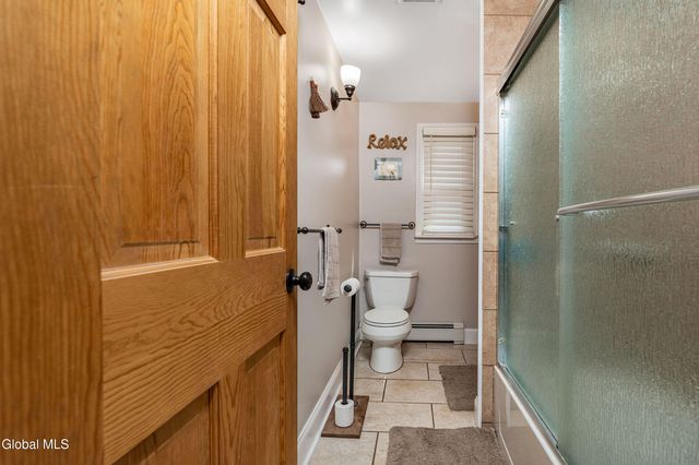 1297 Floral Avenue, Rotterdam, NY 12306